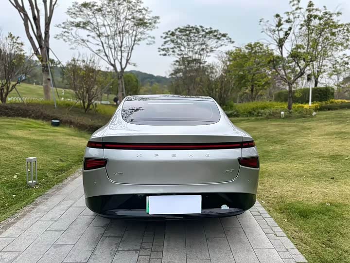 Фото 8 - XPeng P7