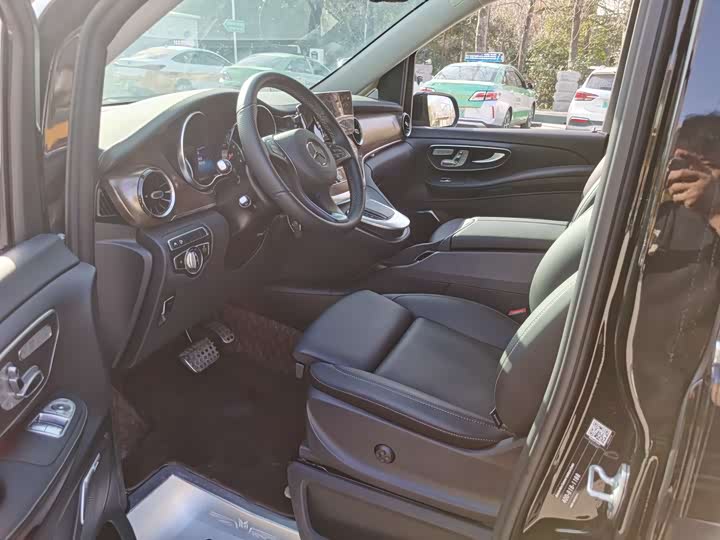 Фото 3 - Mercedes-Benz V-Class