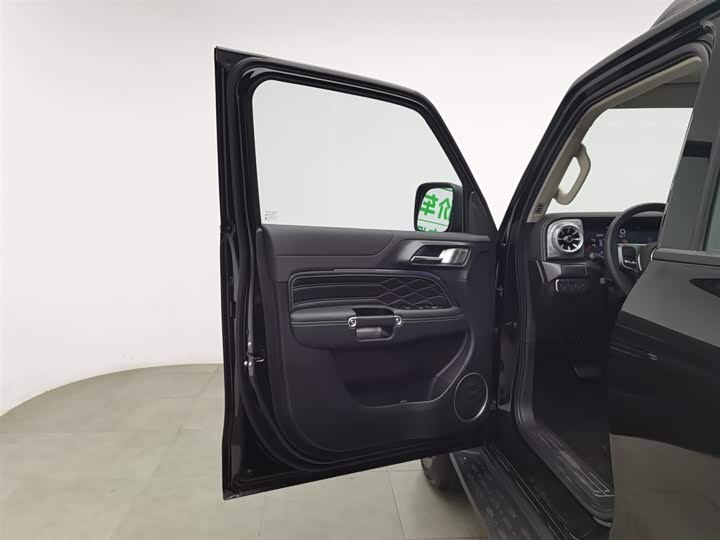 Фото 8 - Tank 300