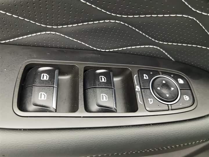 Фото 9 - Tank 300