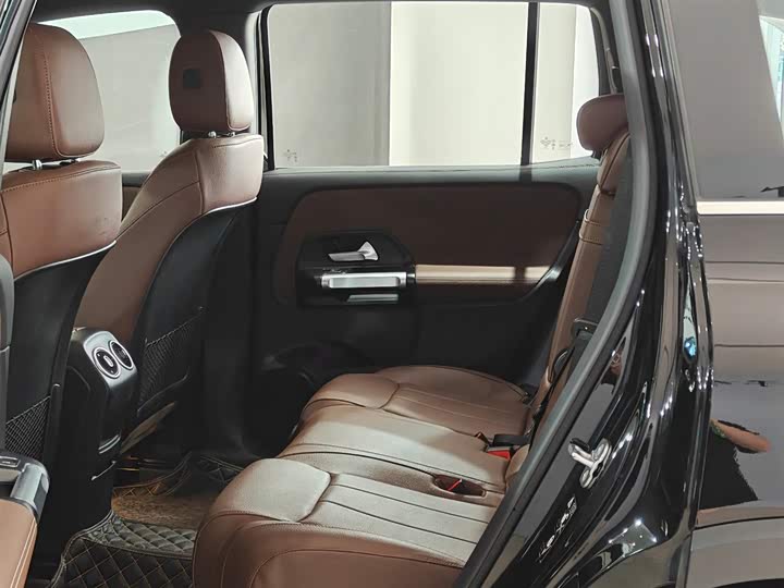 Фото 9 - Mercedes-Benz GLB-Class