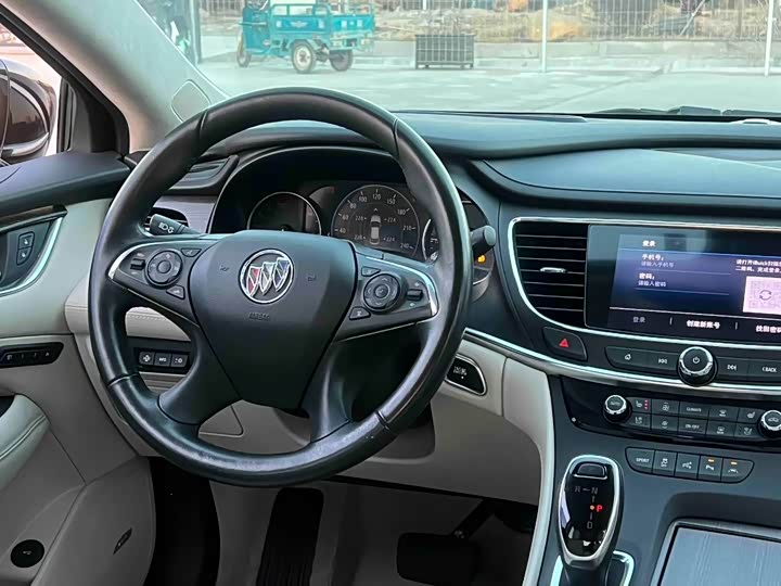 Фото 9 - Buick LaCrosse