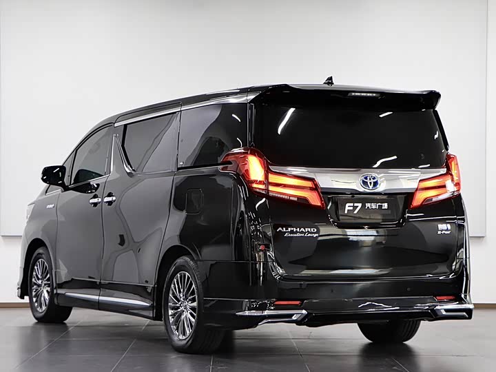 Фото 4 - Toyota Alphard