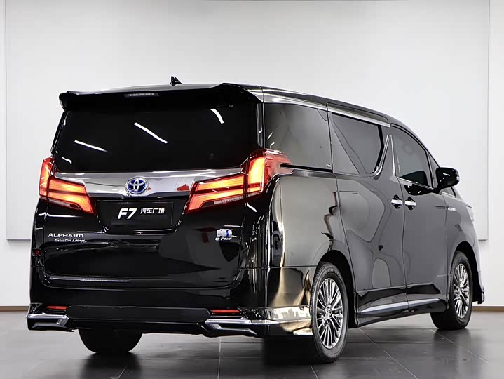 Фото 6 - Toyota Alphard