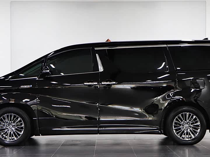 Фото 7 - Toyota Alphard