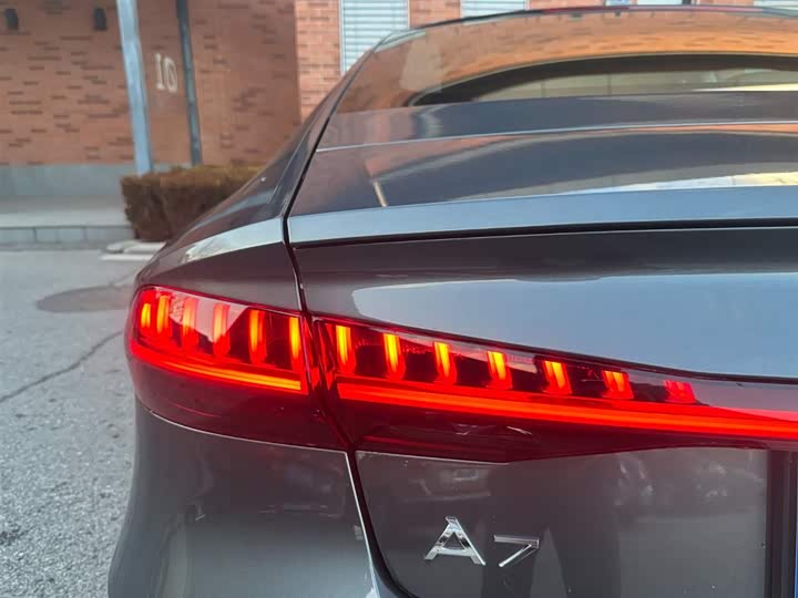 Фото 7 - Audi A7