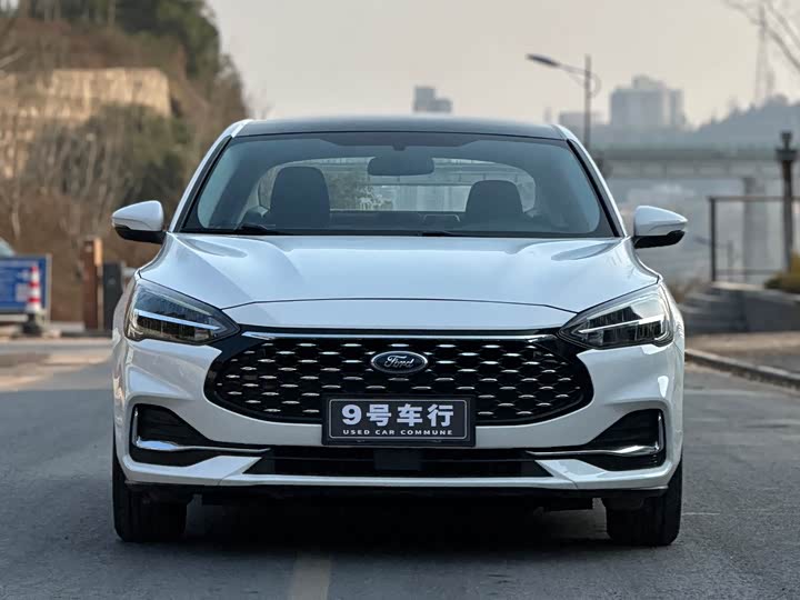 Фото 1 - Ford Focus