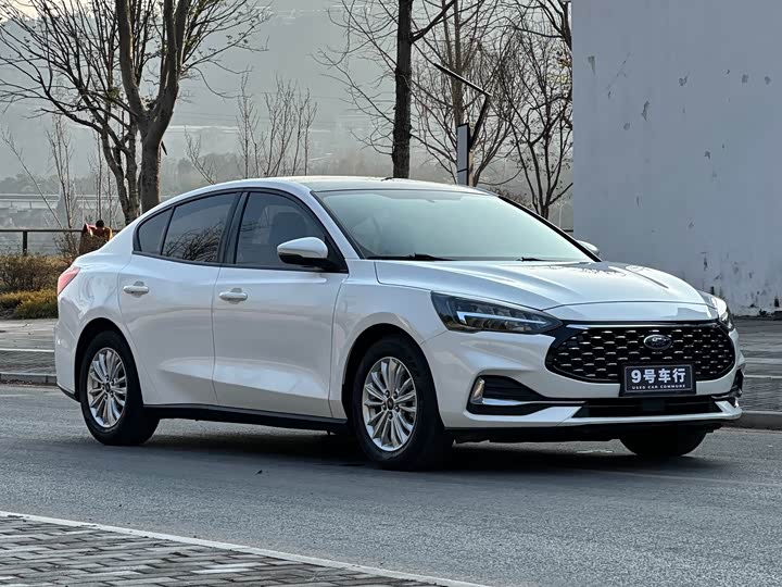 Фото 2 - Ford Focus