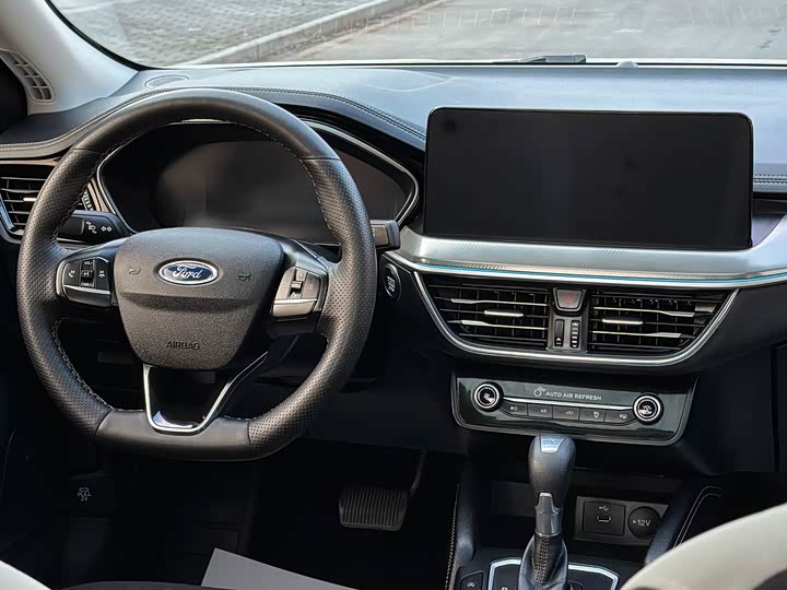 Фото 7 - Ford Focus