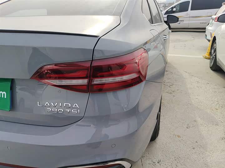 Фото 8 - Volkswagen Lavida