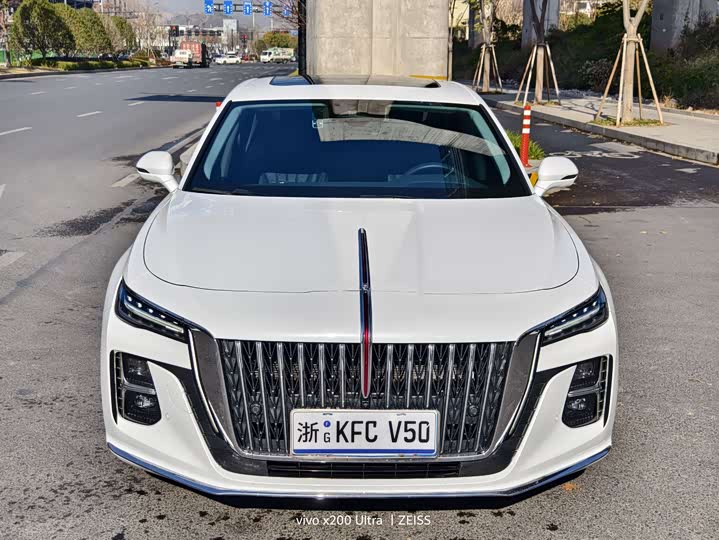 Фото 2 - Hongqi H5