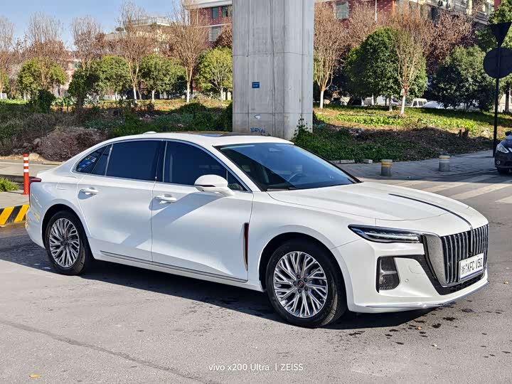 Фото 3 - Hongqi H5