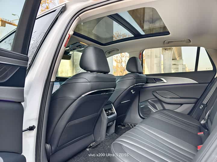 Фото 5 - Hongqi H5