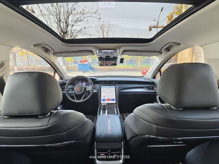 Фото 7 - Hongqi H5