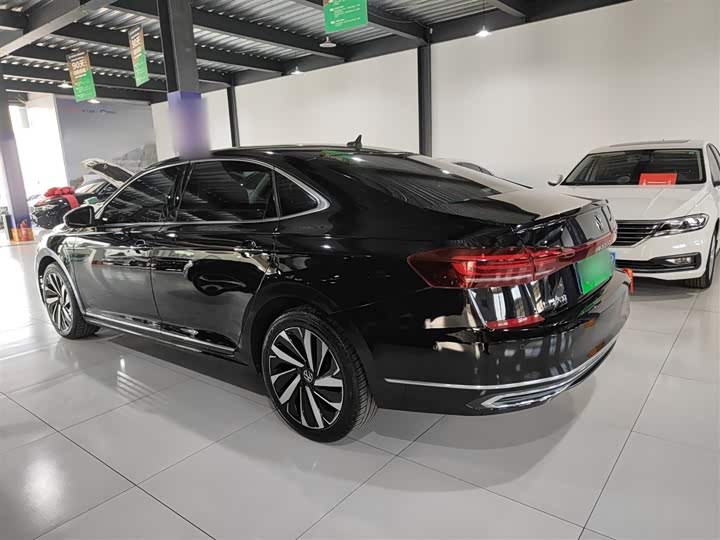 Фото 5 - Volkswagen Passat