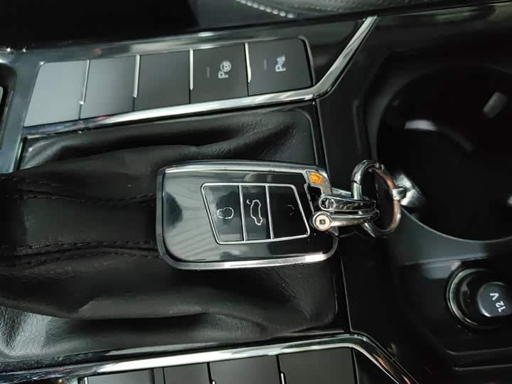 Фото 9 - Volkswagen Passat