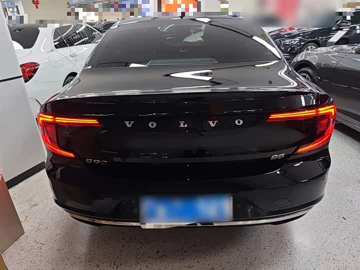 Фото 6 - Volvo S90