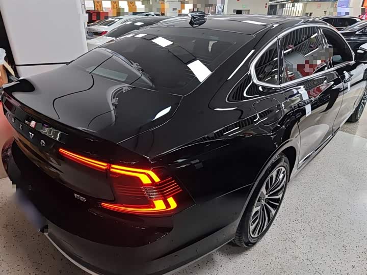 Фото 7 - Volvo S90