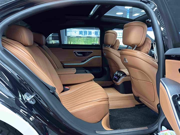 Фото 8 - Mercedes-Benz S-Class