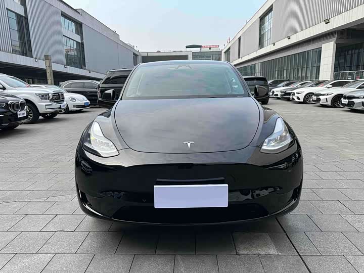 Фото 3 - Tesla Model Y