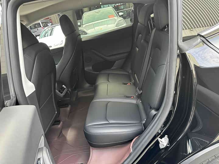 Фото 4 - Tesla Model Y