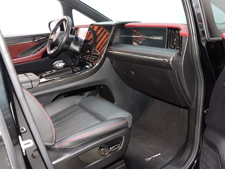 Фото 8 - GAC Trumpchi M8