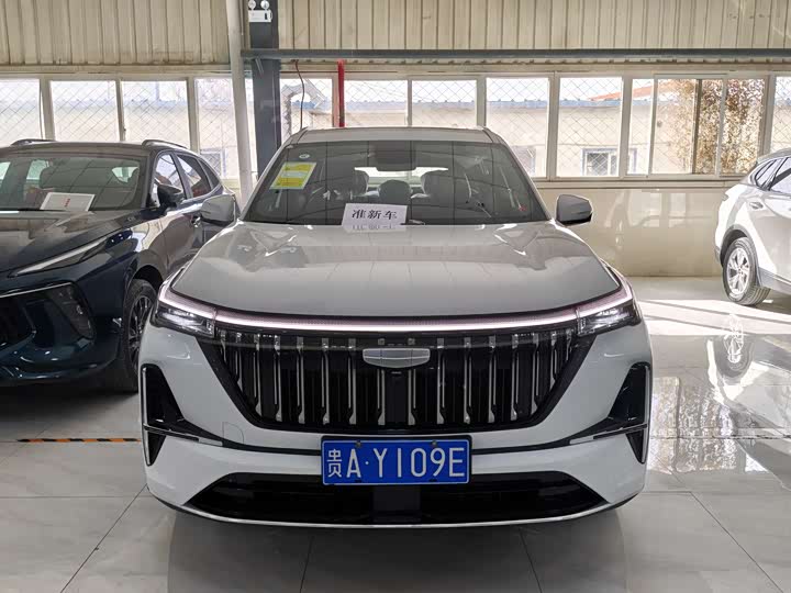 Фото 2 - Geely Atlas L