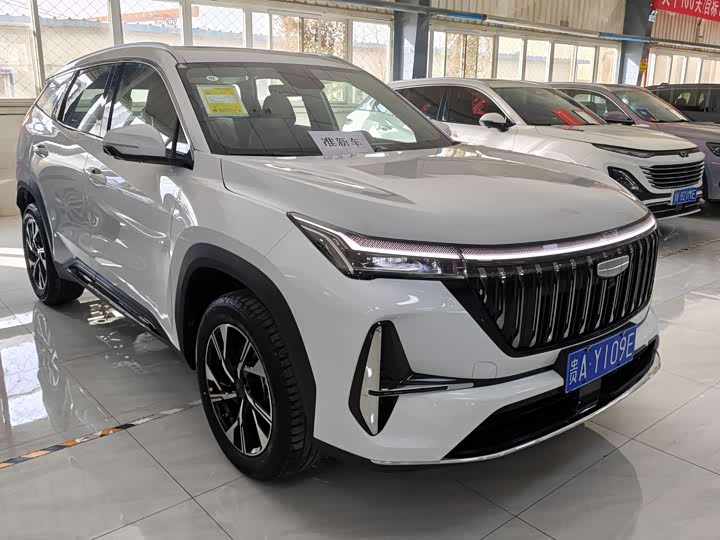 Фото 3 - Geely Atlas L