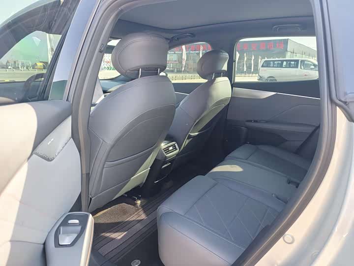 Фото 5 - Changan Deepal S05