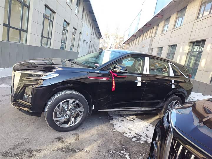 Фото 5 - Hongqi HS3 Hybrid