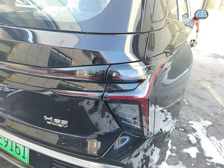 Фото 8 - Hongqi HS3 Hybrid