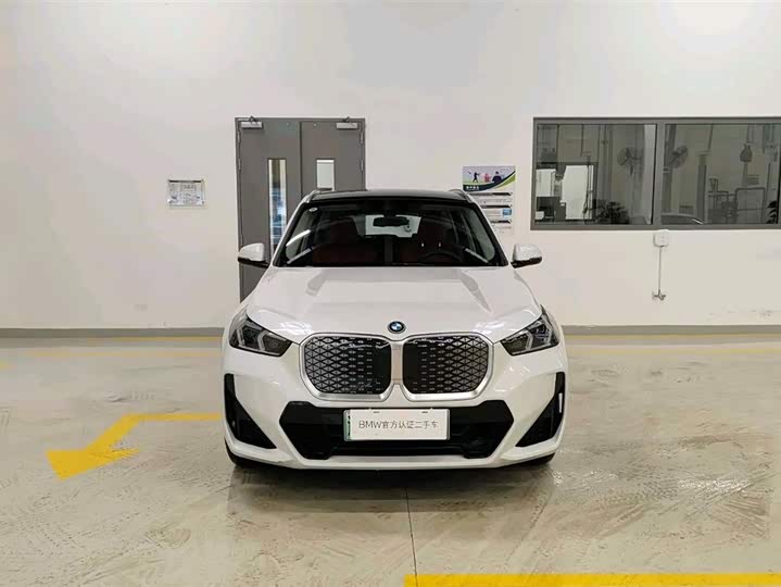 Фото 2 - BMW iX1