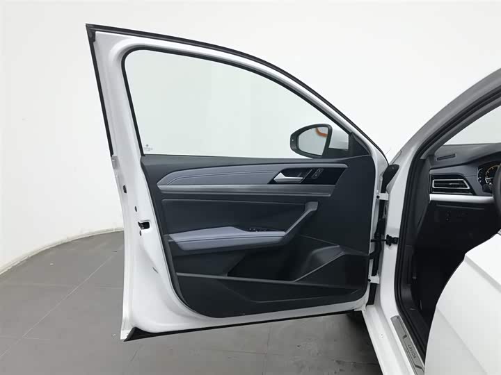 Фото 8 - Volkswagen Lavida