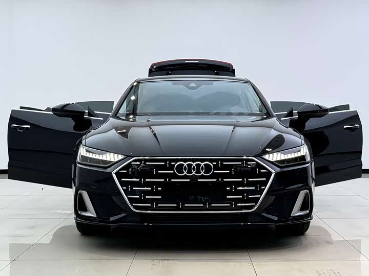 Фото 2 - Audi A7L