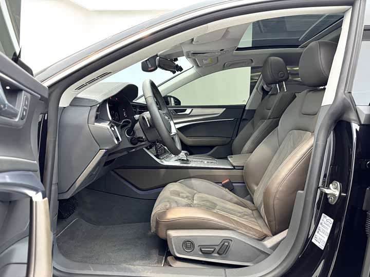 Фото 4 - Audi A7L