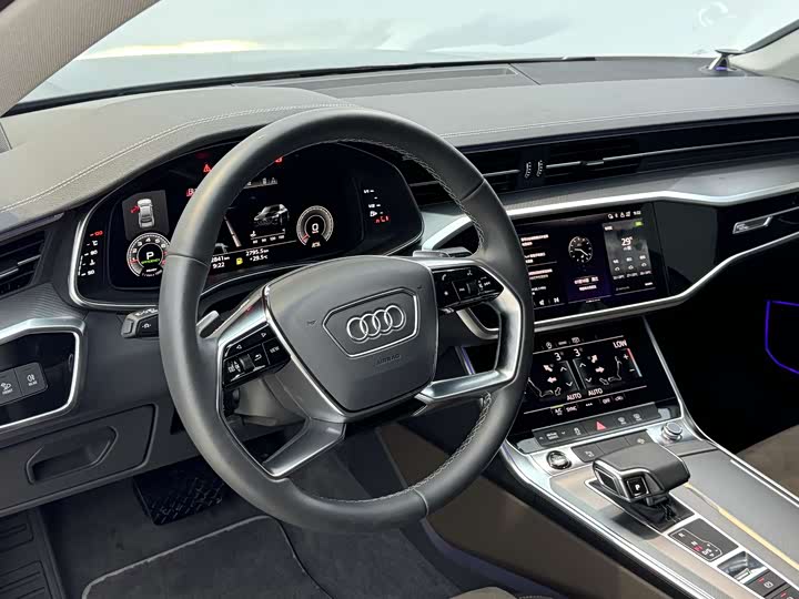 Фото 5 - Audi A7L
