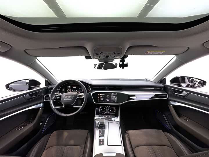 Фото 8 - Audi A7L