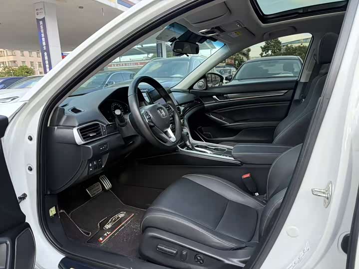 Фото 5 - Honda Accord