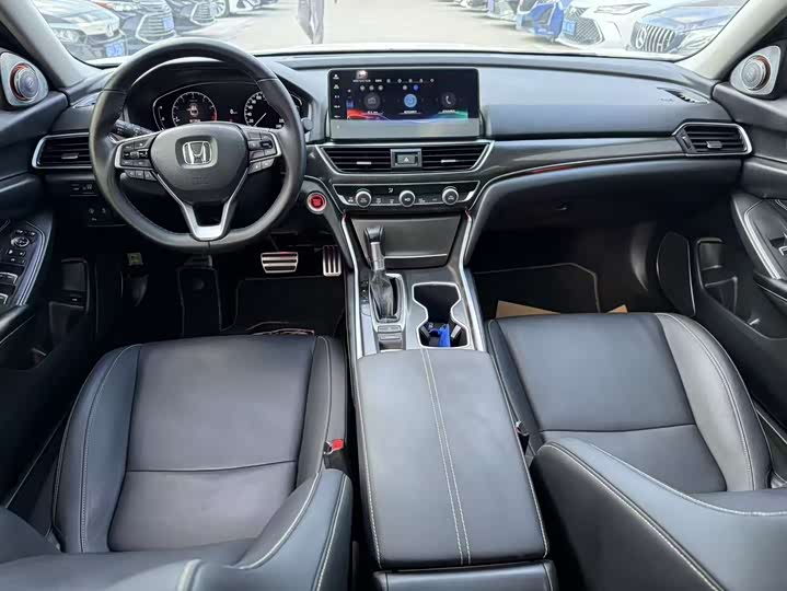 Фото 6 - Honda Accord