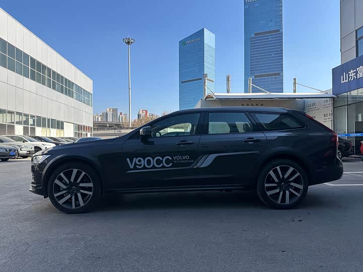 Фото 4 - Volvo V90