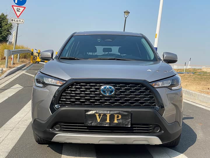 Фото 2 - Toyota Corolla Cross