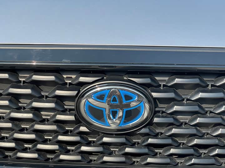 Фото 4 - Toyota Corolla Cross