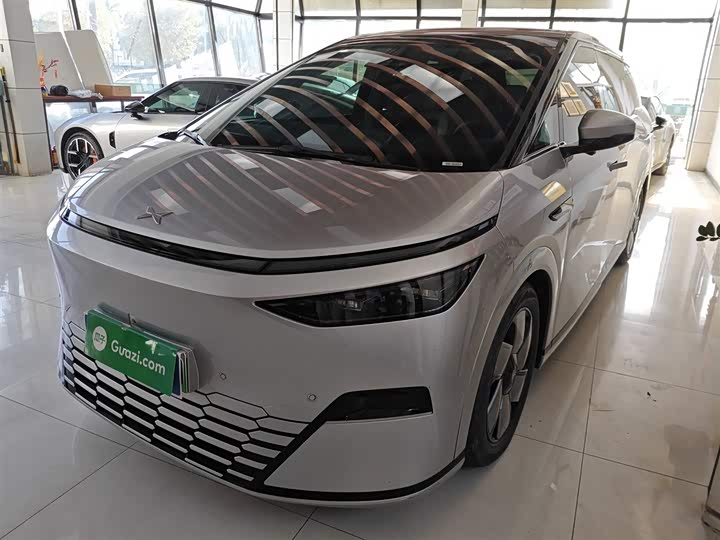 Фото 2 - XPeng X9