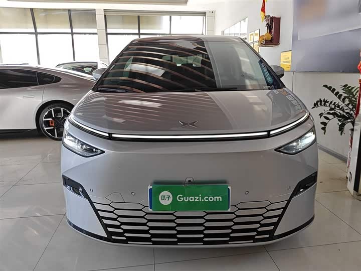 Фото 3 - XPeng X9