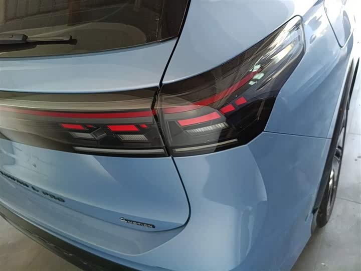 Фото 8 - Volkswagen Tiguan L Pro