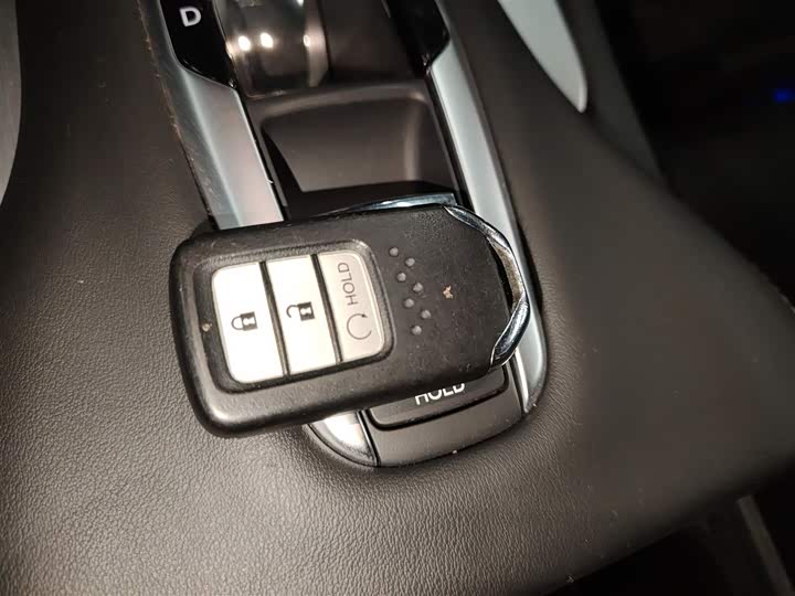 Фото 9 - Honda Avancier