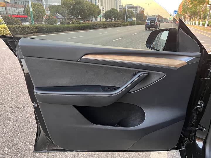 Фото 9 - Tesla Model Y