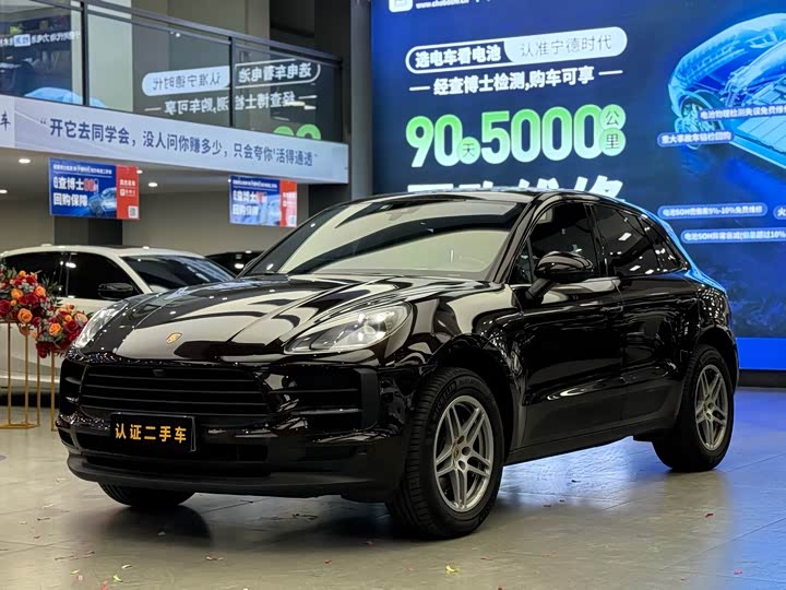 Фото 1 - Porsche Macan