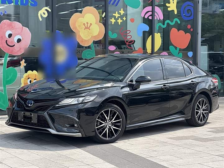 Фото 1 - Toyota Camry