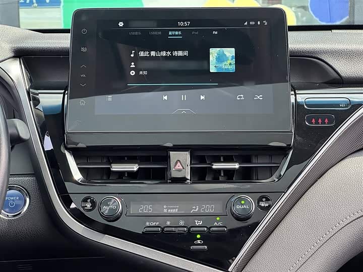 Фото 5 - Toyota Camry